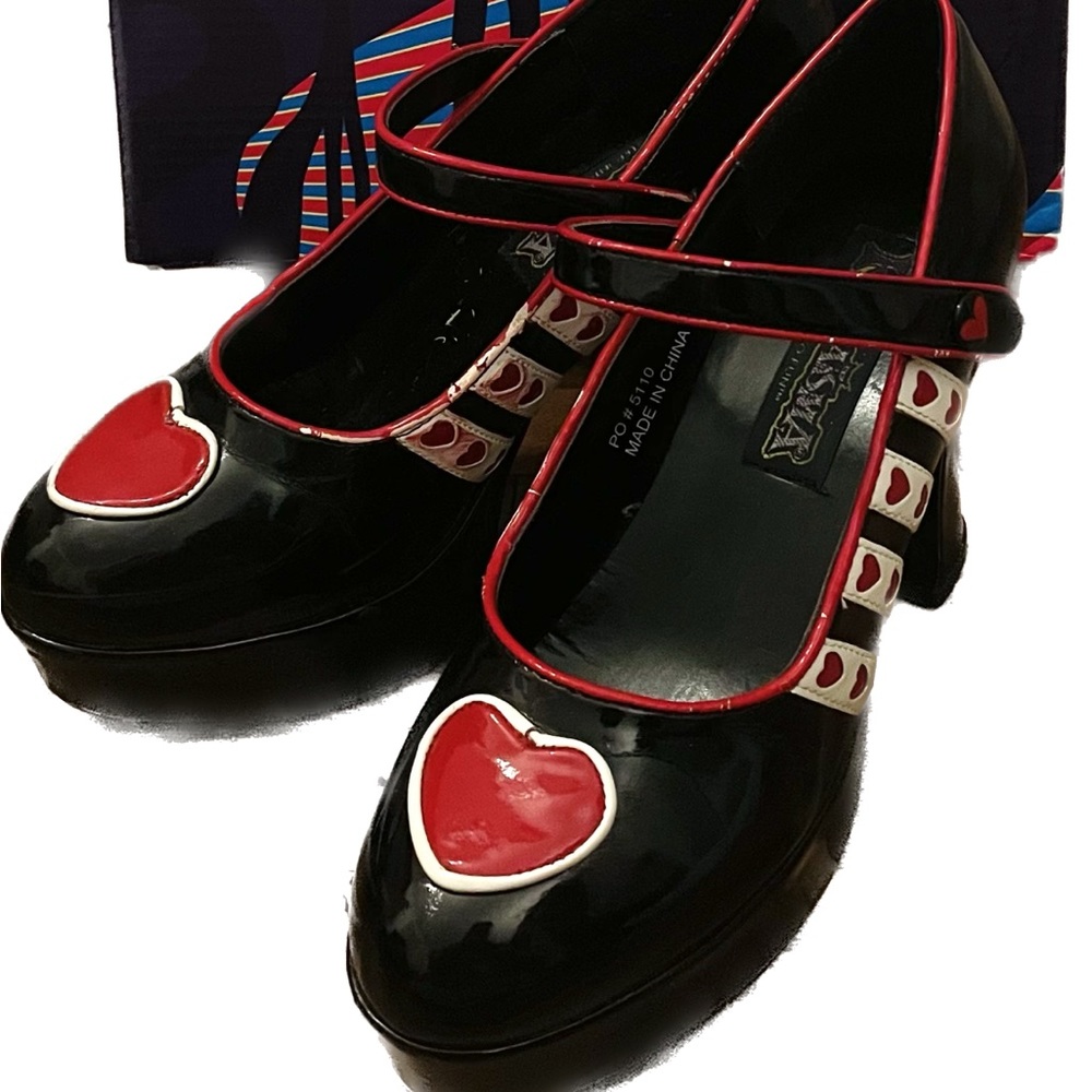 preloved queen of hearts funtasma chunky heel